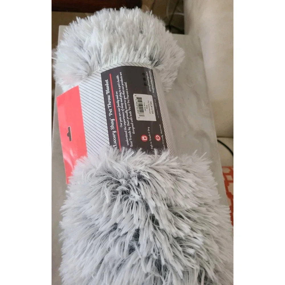 Ultra Plush Faux Fur Dog & Cat Blanket, Reversible, 30